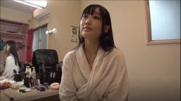 Video khiêu dâm Nhật Bản phỏng vấn những người nổi tiếng và chơi những bản tình ca.  18 Aya miyazaki Một Cô Gái Xinh Đẹp.  Không xấu hổ trên máy ảnh.  Ngay cả khi nam chính không đẹp trai