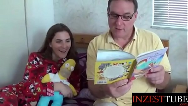 Inzesttube.Cum Over Mouth - Bố đọc cho con gái một câu chuyện trước khi đi ngủ...